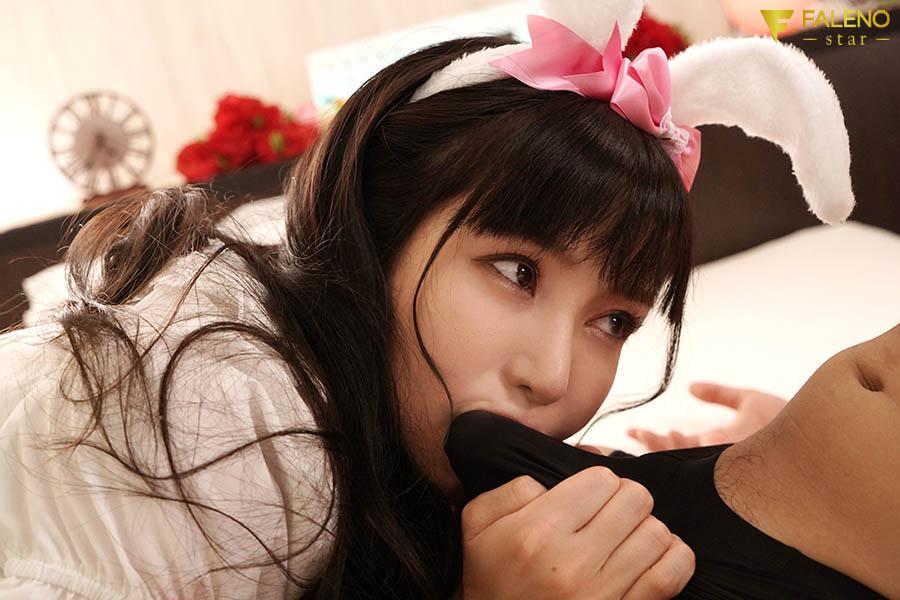 ヌキ過ぎ注意！デカパイ逆バニーちゃんのイキ過ぎたサービスが話題の神風俗 小野夕子 イメクラでパンツの上からお口の愛撫